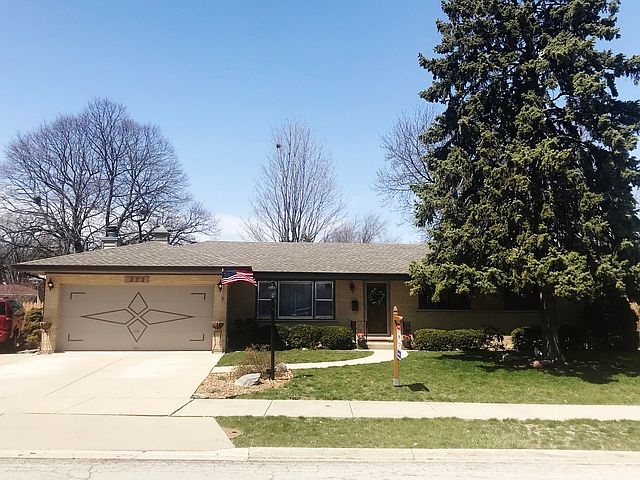 1st image of 252 Lincoln Ct