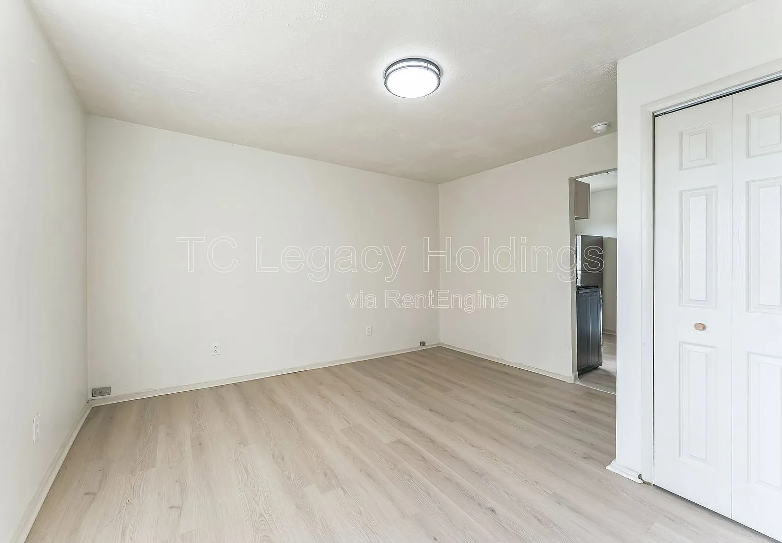 2 bed, 1.0 bath, 850 sqft, $1,200 — Photo 3