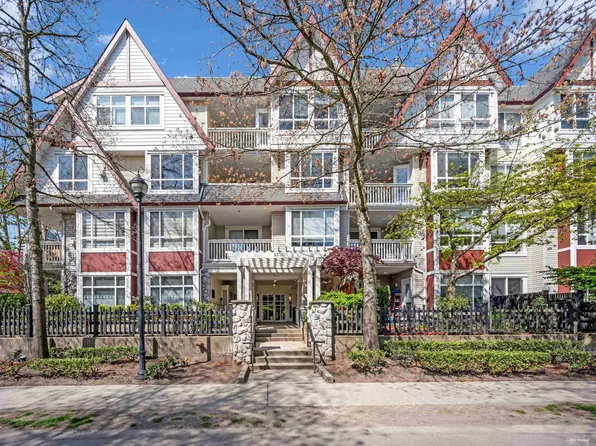 6833 Village Grn #306, Burnaby, BC V5E 4M1