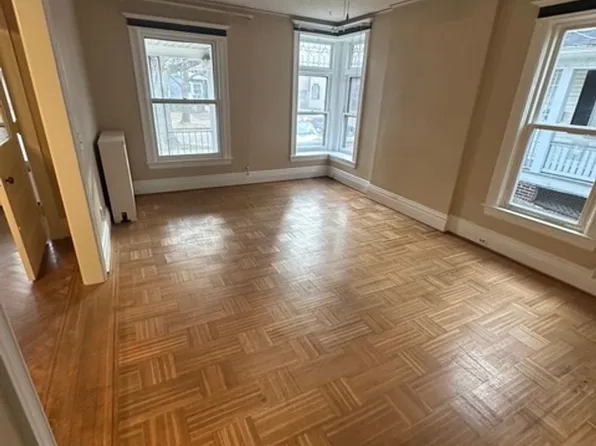 293 Dartmouth St, Rochester, NY 14607