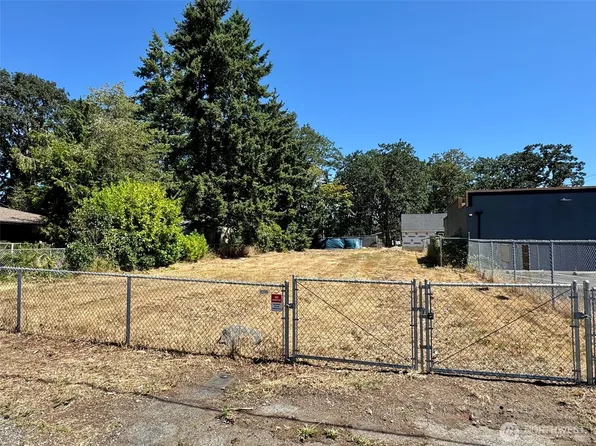 8209 Maple Street SW, Lakewood, WA 98498