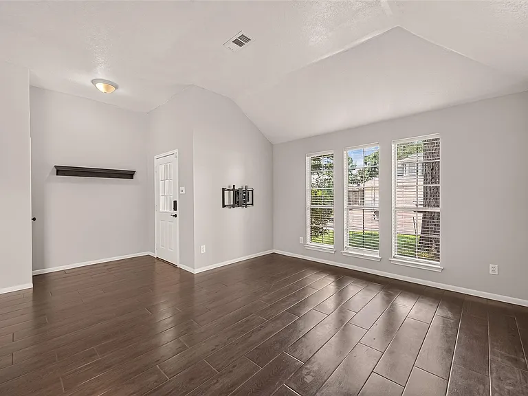 22619 Old Church Ln — Photo 8