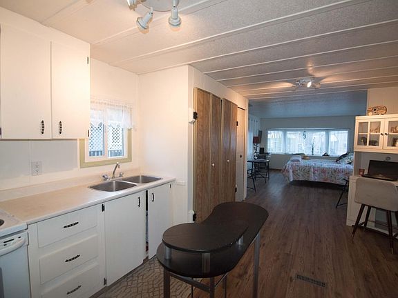 2nd image of 1055 Old Cariboo Rd #13