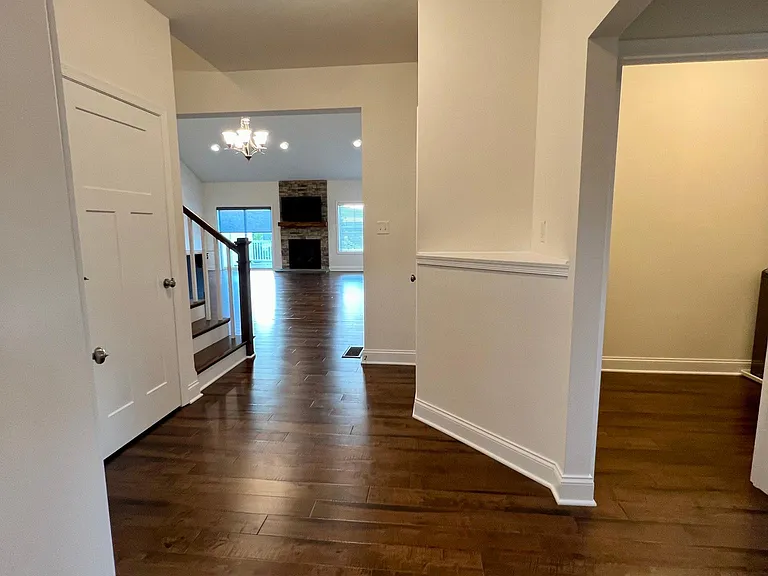 111 Aeropointe Ln — Photo 3