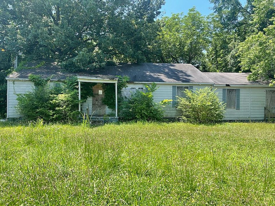 1st image of 204 Hillcrest Circle Dr
