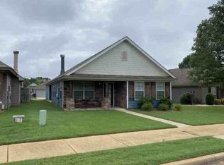 22 Laurel Pl, Deatsville, AL 36022