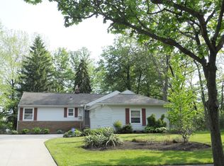 1278 Roland Rd, Lyndhurst, OH 44124