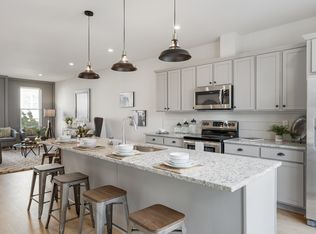 338 E Village Ln, Nashville, TN 37216