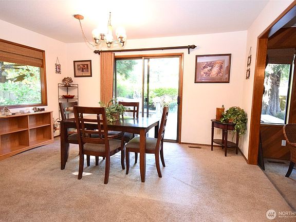 5th image of 152 Charles Way