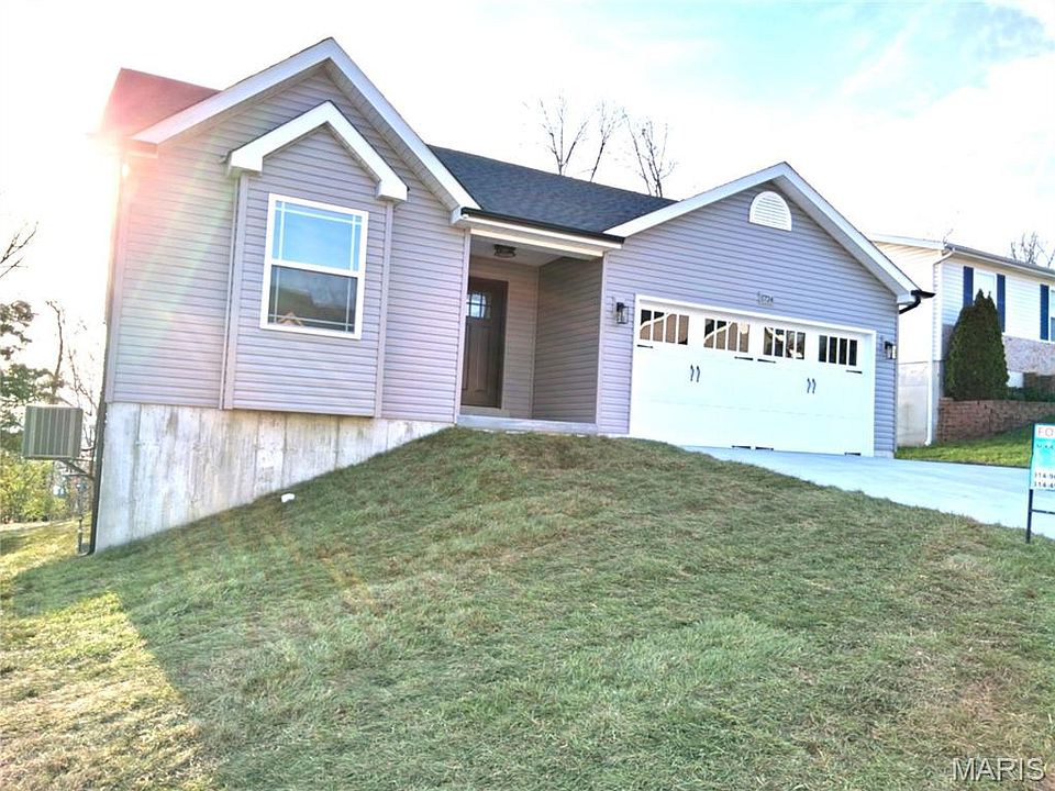 1st image of 1724 Twelve Oaks Pl