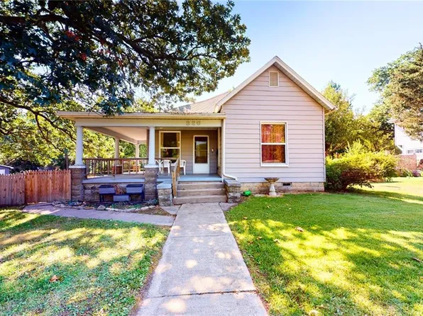 326 S West St, Nevada, MO 64772