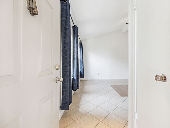 4th image of 1809 Rainy Meadows Dr