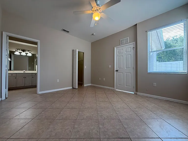 3629 Pine Oak Cir #101 — Photo 7
