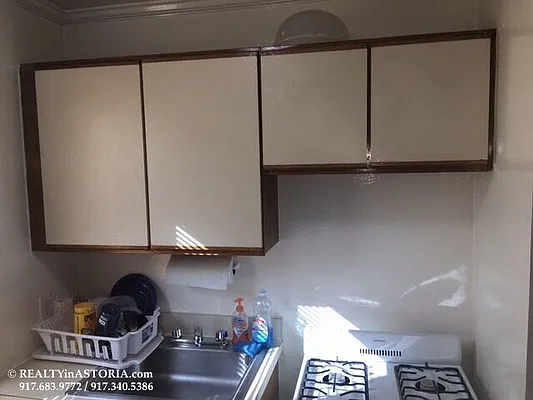 Rented by Alexiou Realty | media 5