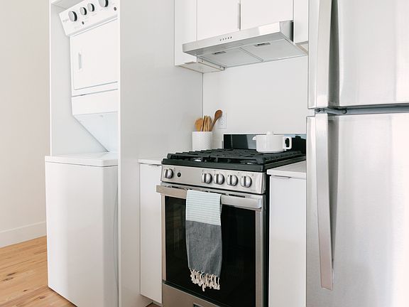 5th image of 221 N Catalina St APT 9