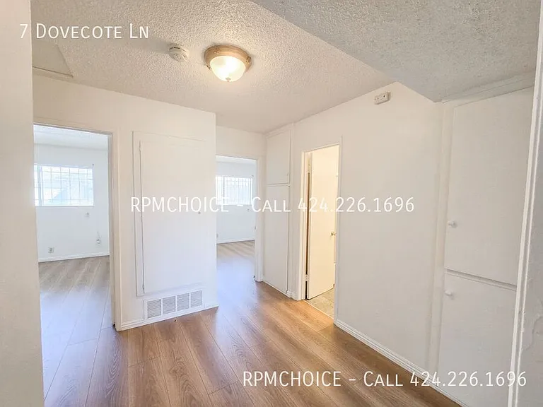 7 Dovecote Ln — Photo 18