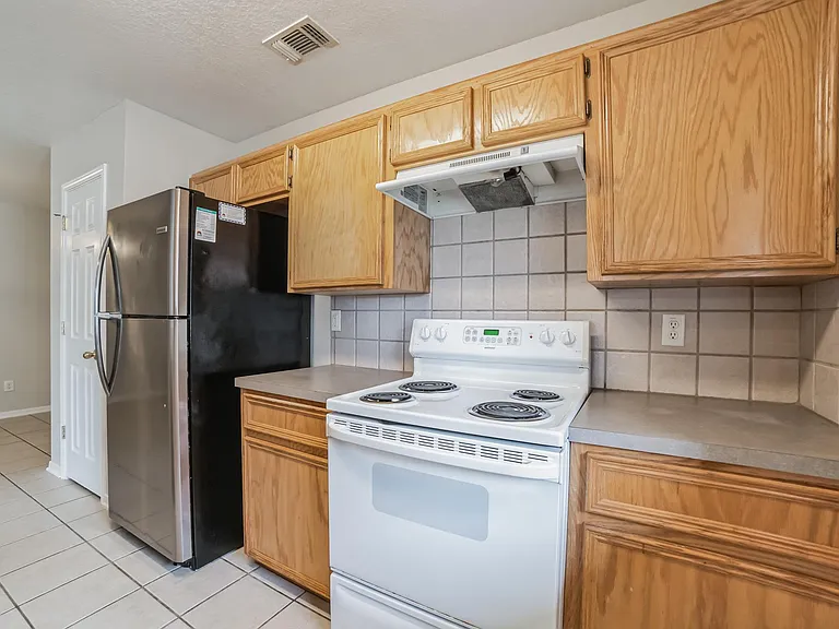 319 Cedar Ridge Dr #B — Photo 10