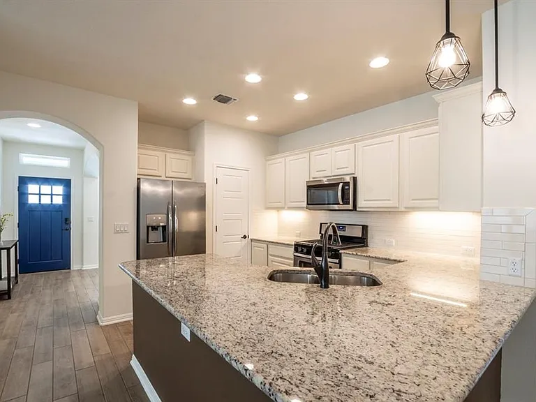 8920 Cattalo Ln — Photo 2