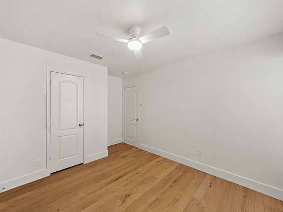 5th image of 3004 Sweetleaf Dr