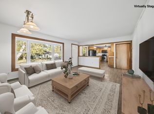 29 Thompson Rd, Veazie, ME 04401