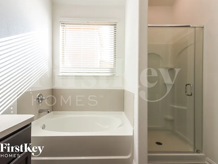 11032 Patriot Ct — Photo 10