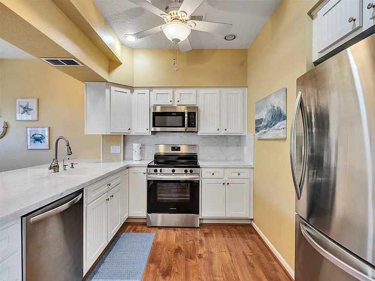 16627 Bayfront Dr — Photo 20