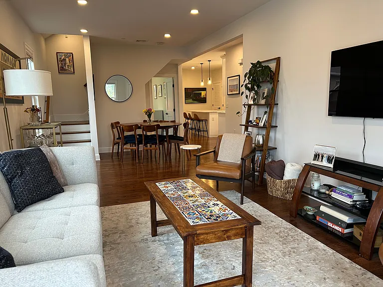 8 Willard Ave #3 — Photo 2