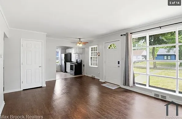 10431 Corning St — Photo 6