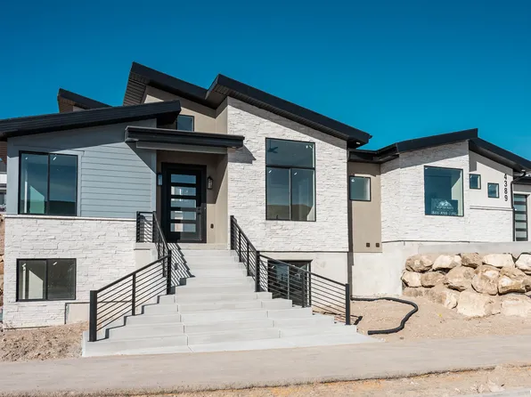68 N Lions Head Dr, Washington, UT 84780