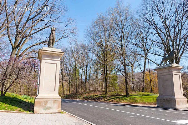 Sold by Corcoran | media 19