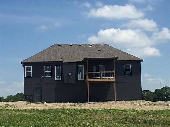 2nd image of 6105 NE 120th St