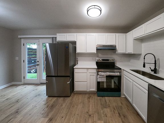 4th image of 370 Wallace Rd APT C9