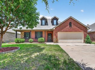 504 Castlebrook Ct, Saginaw, TX 76179