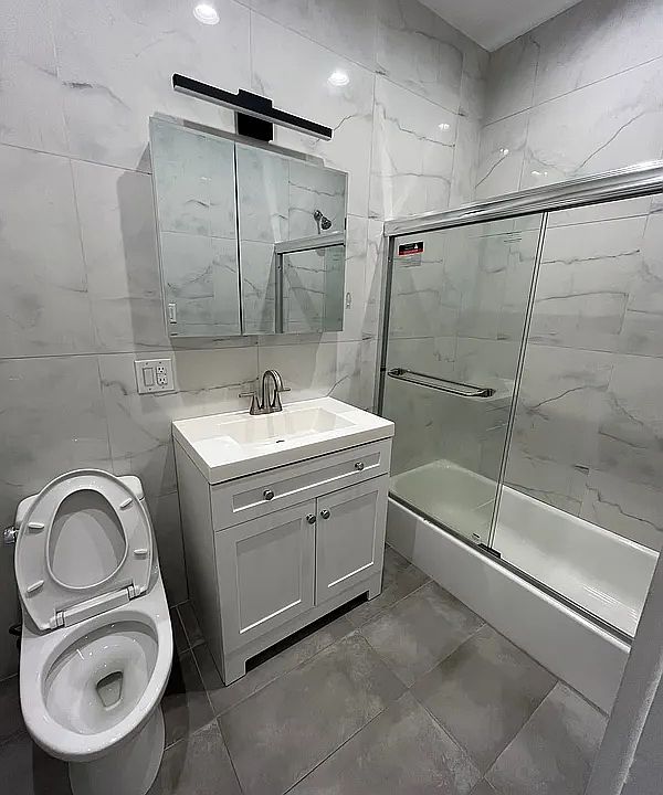 2nd image of 4016 14th Ave #4C