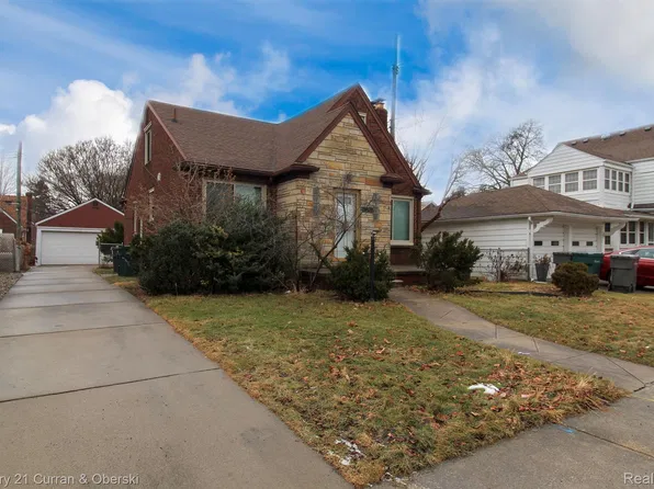 7907 W Morrow Cir, Dearborn, MI 48126