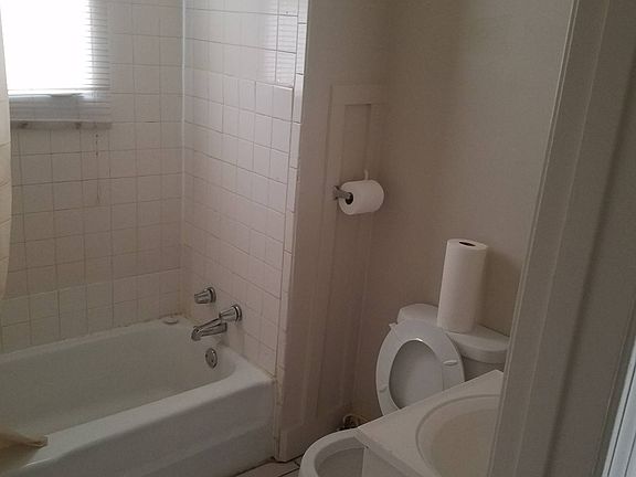 5th image of 2721 Cleveland Ave