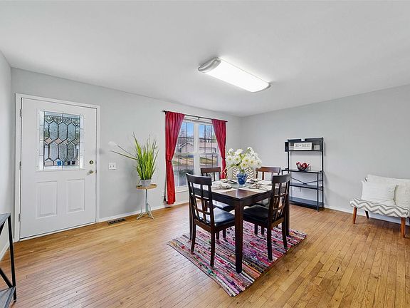 2nd image of 2013 Mantilla Dr