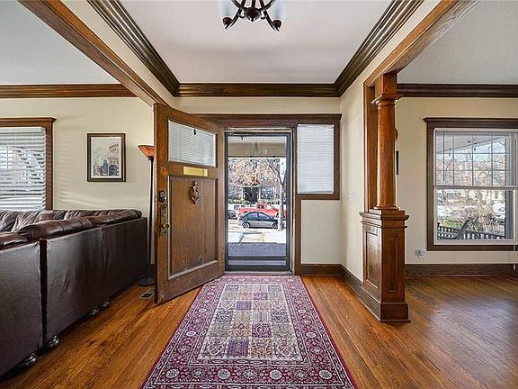 3rd image of 3819 Walnut St