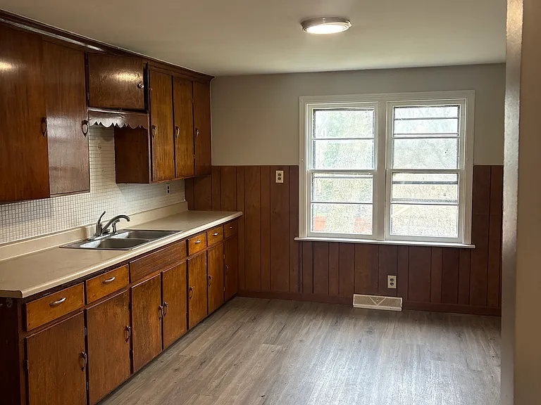 262 Indian Church Rd #UR — Photo 2