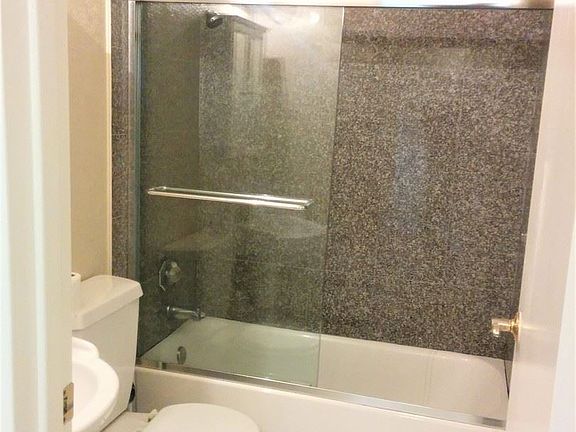 3rd image of 400 Monterey Blvd APT 1