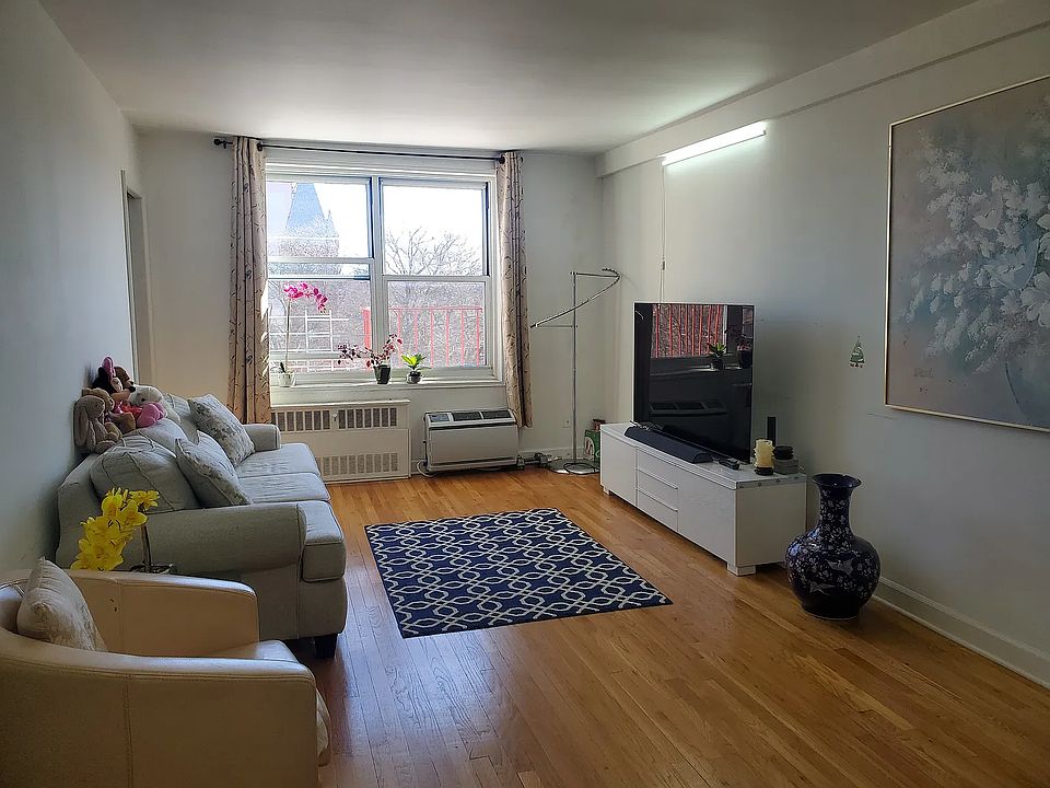 1st image of 142-05 Roosevelt Ave APT 732