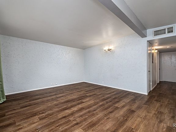 5th image of 2309 Oxford Cir
