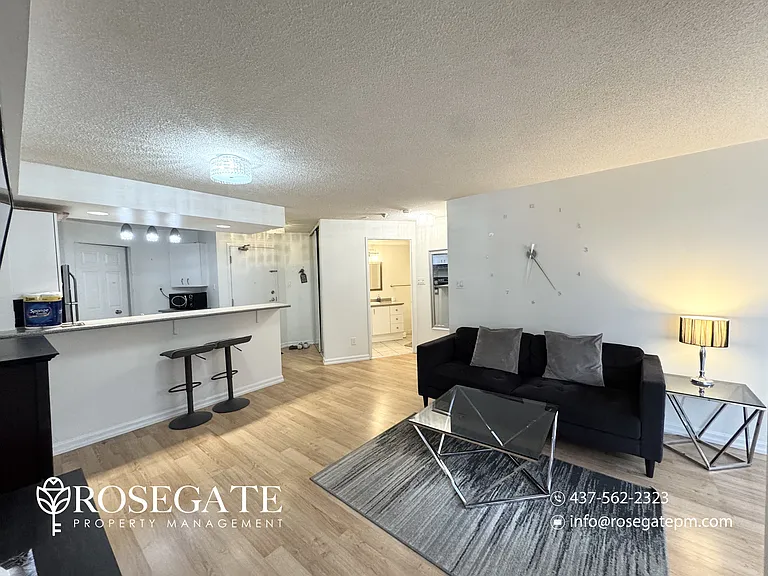 801 King St W #514 — Photo 12