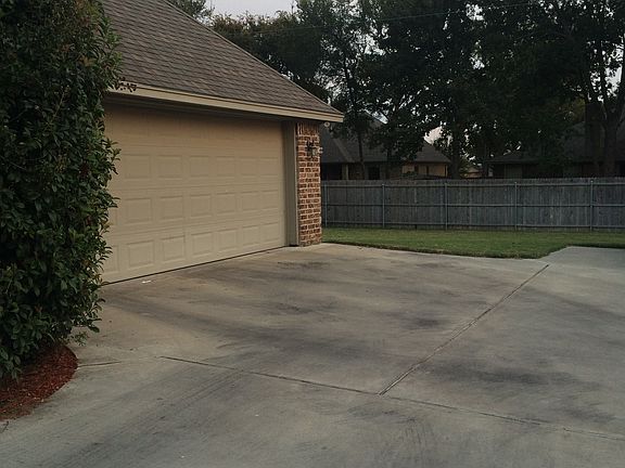 2nd image of 2202 Fair Oaks Dr