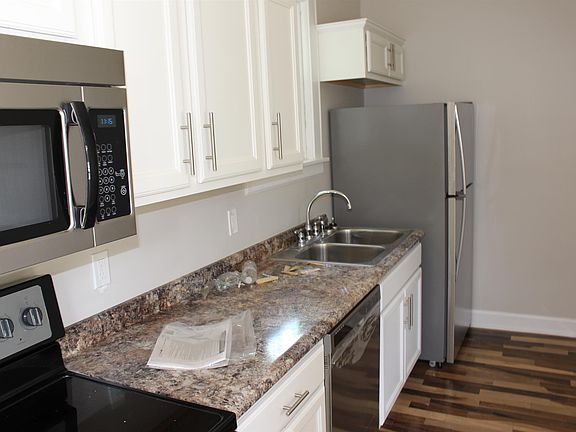 5th image of 212 E McKnight Dr