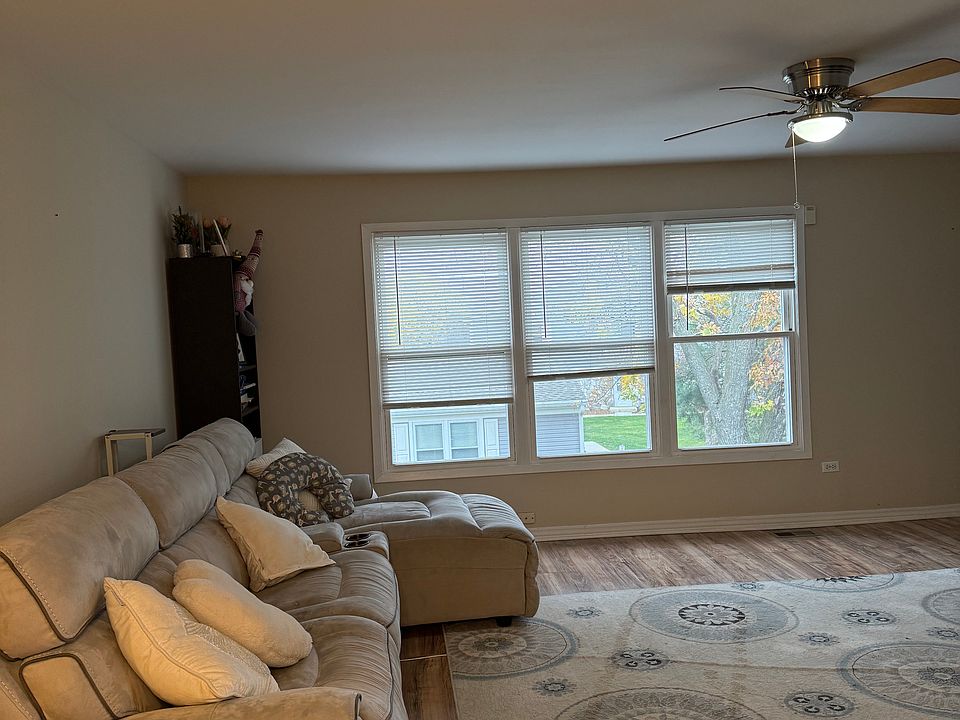 1st image of 1071 Glouchester Hbr