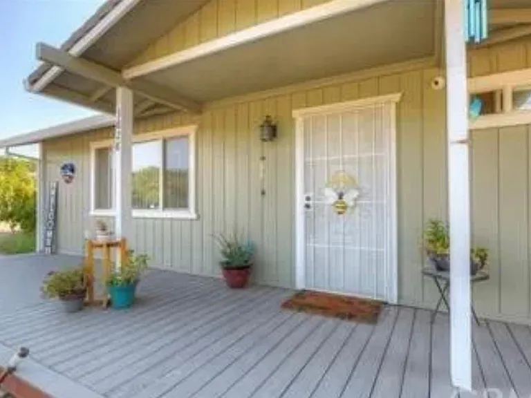 3828 Larkin Rd — Photo 1