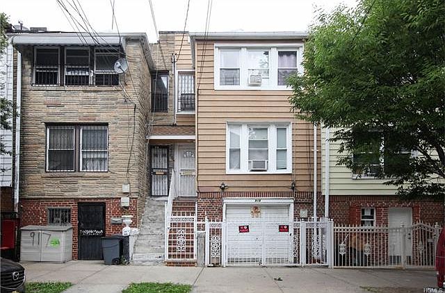 1st image of 919 E 213th St
