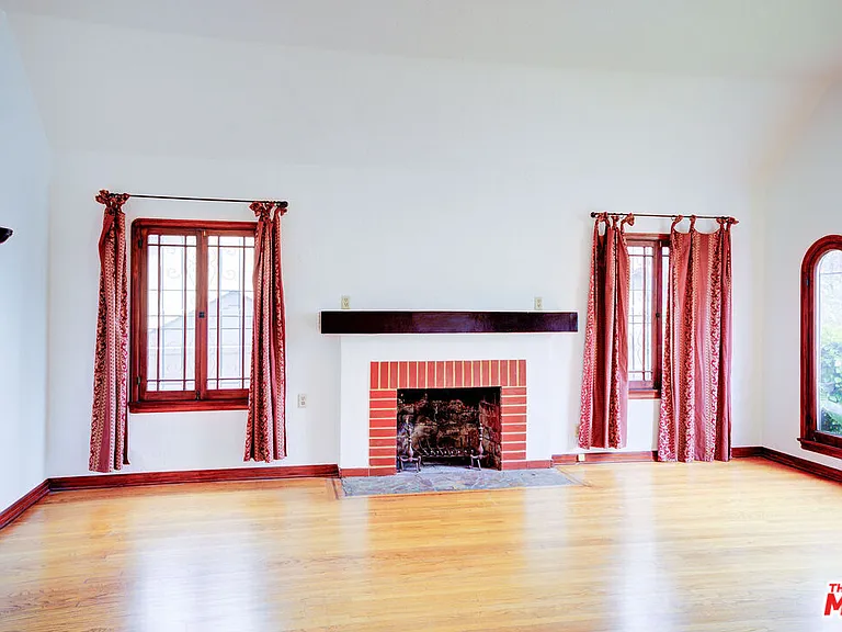 10372 Tennessee Ave — Photo 6