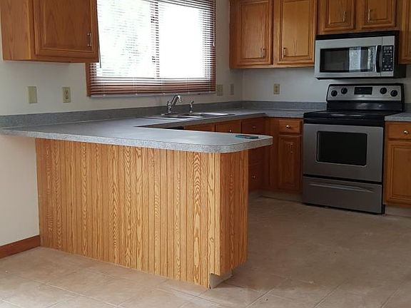4th image of 5321 S 80th St